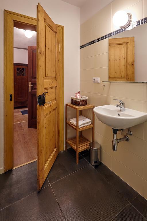 Queen Bee Apartments Prague Room photo