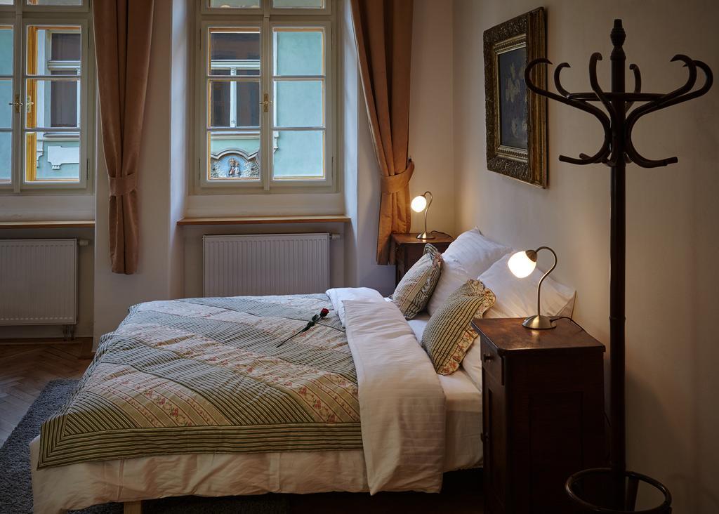 Queen Bee Apartments Prague Room photo