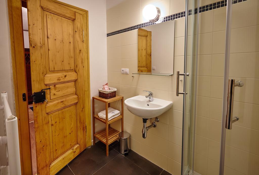 Queen Bee Apartments Prague Room photo