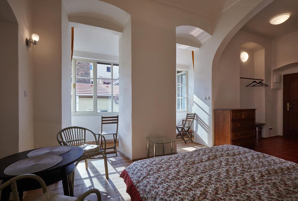 Queen Bee Apartments Prague Room photo