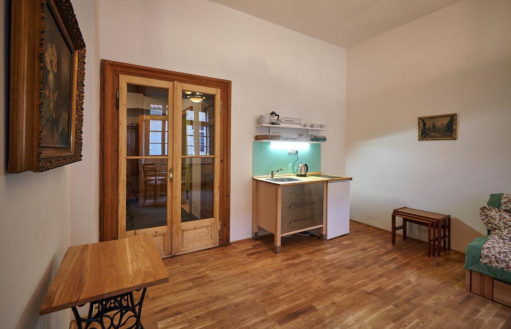 Queen Bee Apartments Prague Room photo