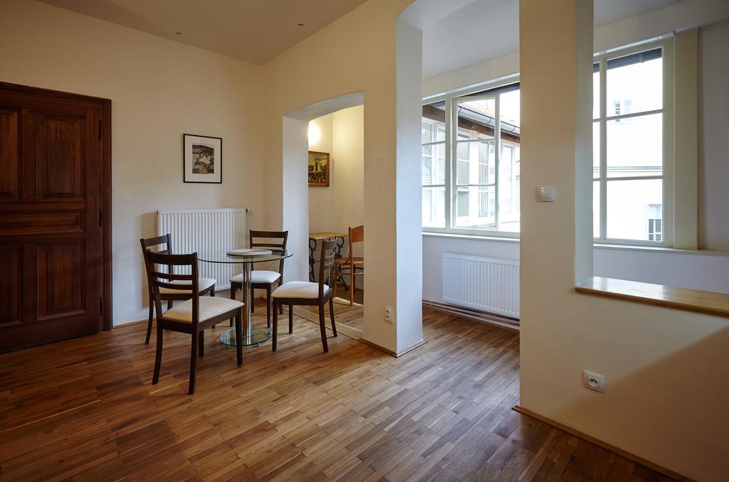 Queen Bee Apartments Prague Room photo