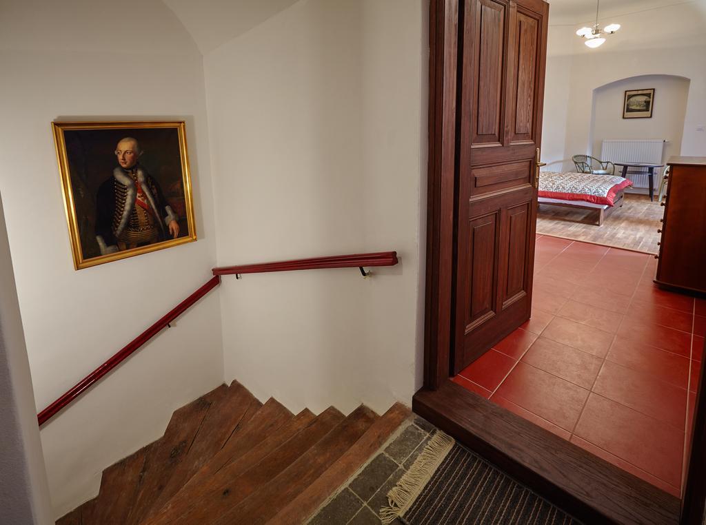 Queen Bee Apartments Prague Exterior photo